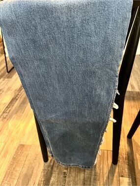 Alice + Olivia Light Blue Straight Jeans with Back Pocket